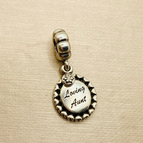 EUC Pandora 791277CZ Sterling Silver Loving Aunt Family Dangle Bead w/ Zirconia - Picture 4 of 7